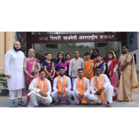 Black White Minimalist Professional Initial Logo (2)